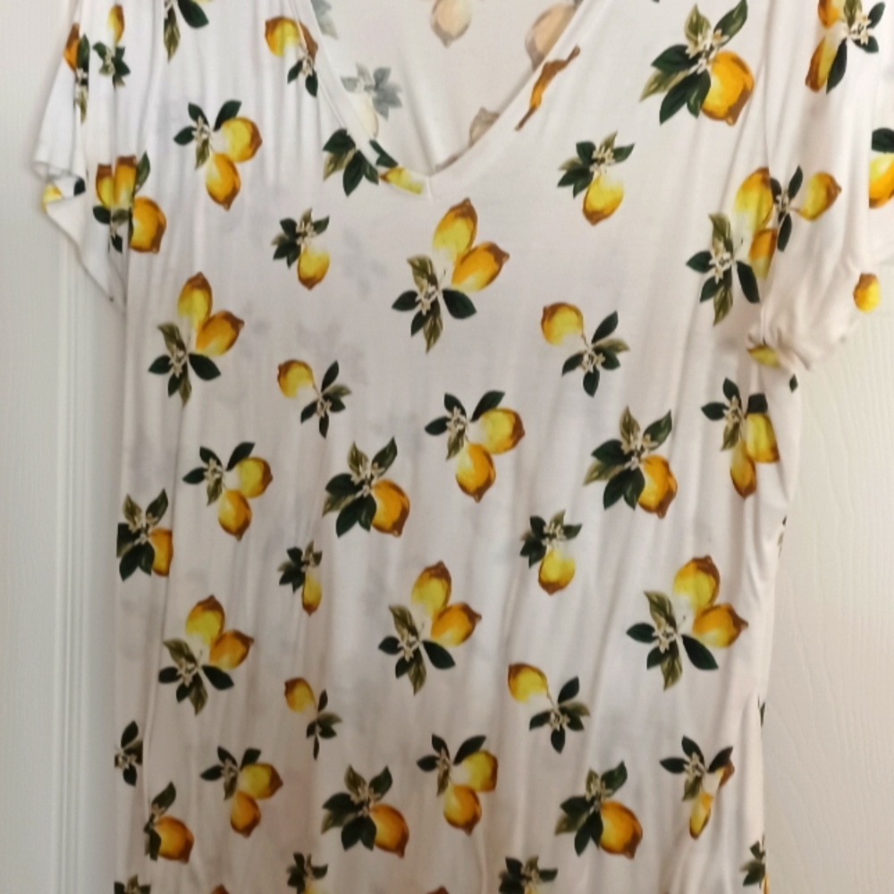 Lane Bryant lemon v-neck shirt
